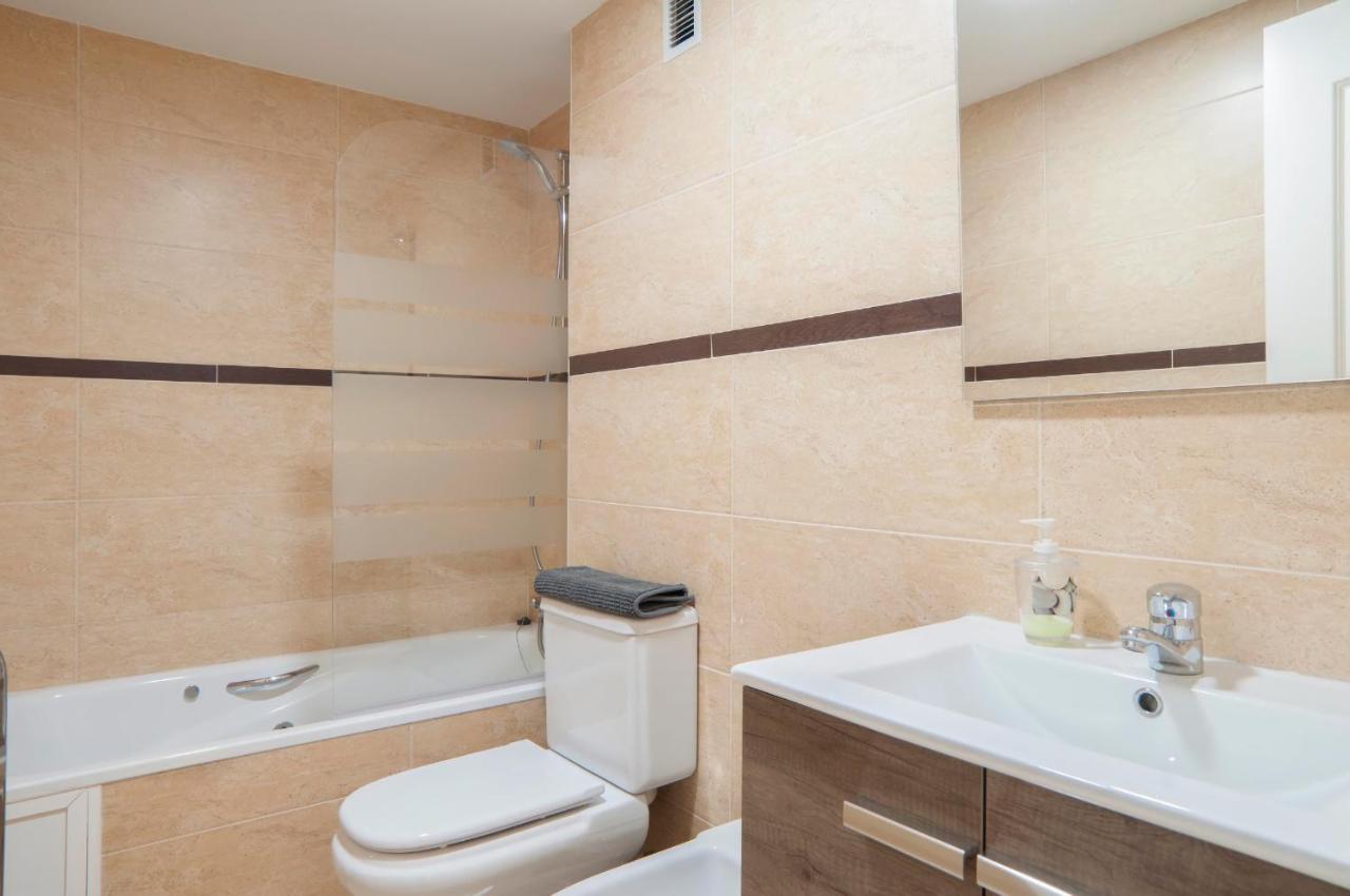 Beach And Golf Apartament Benalmádena Eksteriør billede